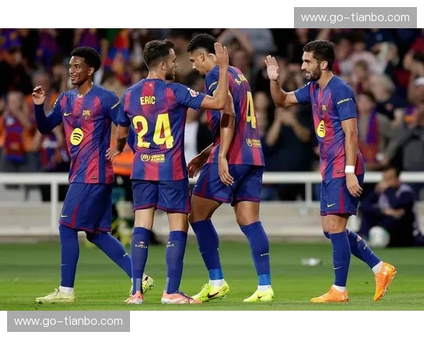 巅峰对决：皇马vs巴萨全方位深度预测，谁能问鼎伯纳乌的荣耀之巅？